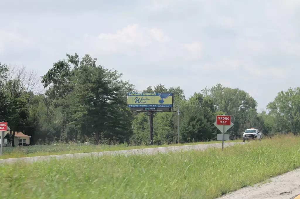 Route 3 1 mi N/O I-270 ES, N/F