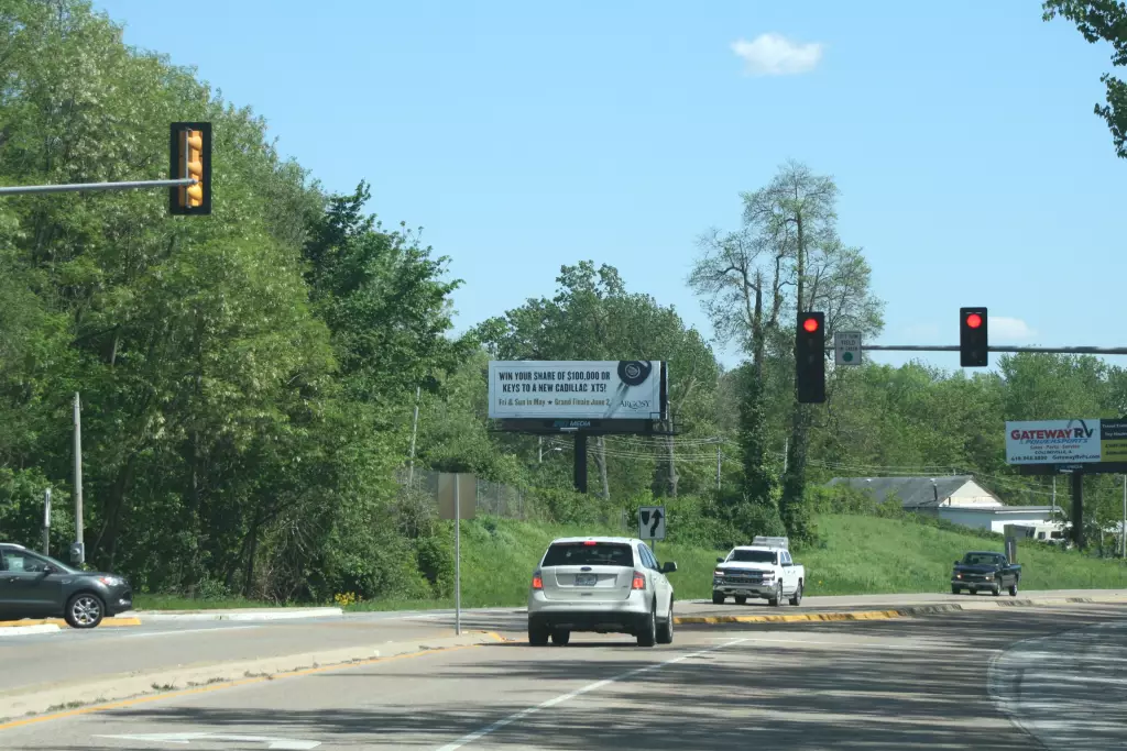 HWY 67 0.1 mi S/O Alton Square Mall Dr. ES, N/F