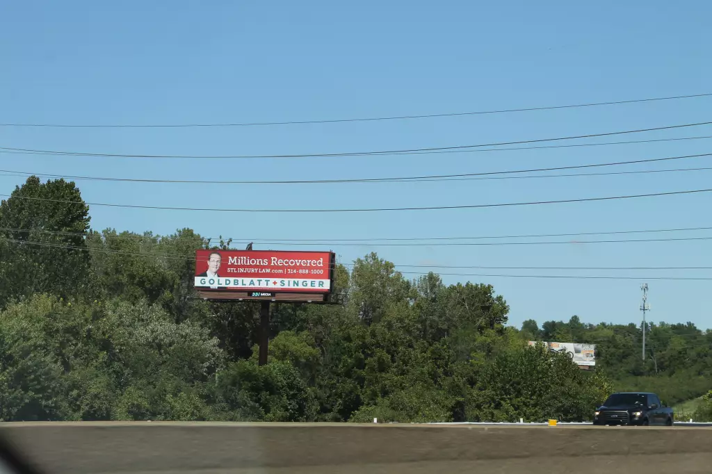 I-55 1.1 mi N/O Lindbergh Blvd. WS, S/F