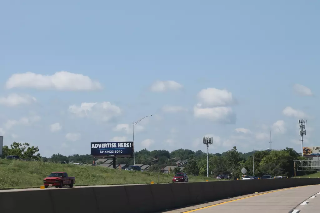 I-55 0.3 mi S/O I-270 ES, N/F