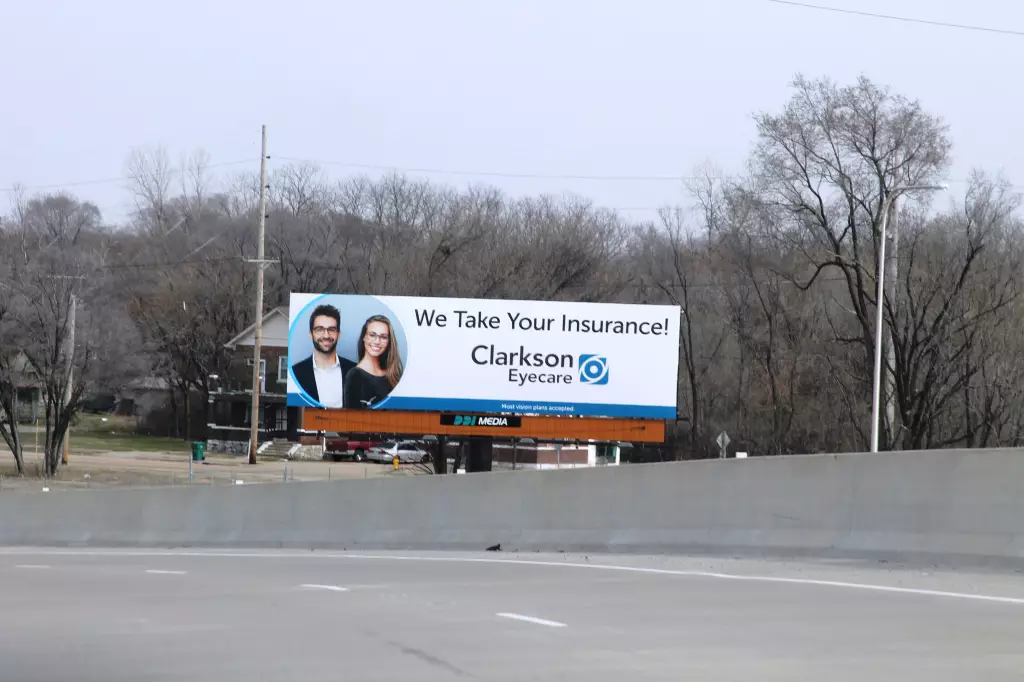 I-70 EB on Mississippi River Bridge Ramp 0.9 mi E/O Exit 2. SS, W/F