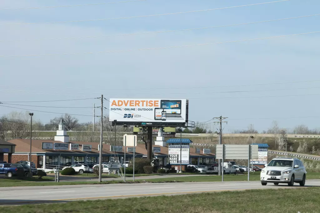 MO-94 0.3 mi N/O Mo-364 center-line ES, E/F