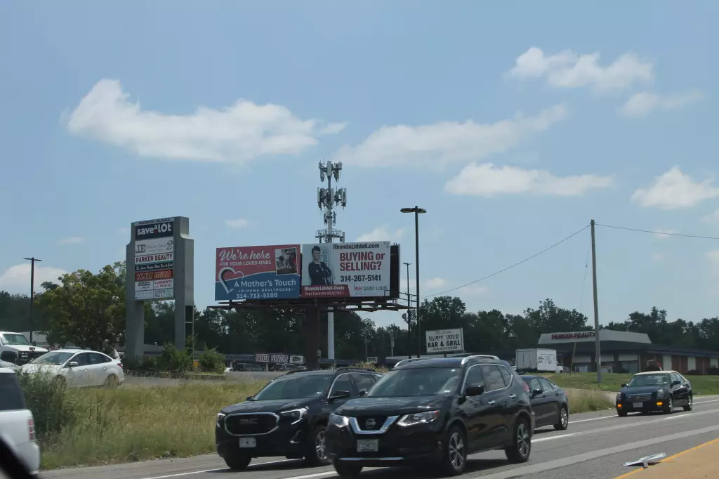 New Halls Ferry Rd. 0.8 mi N/O West Florissant ES, N/F