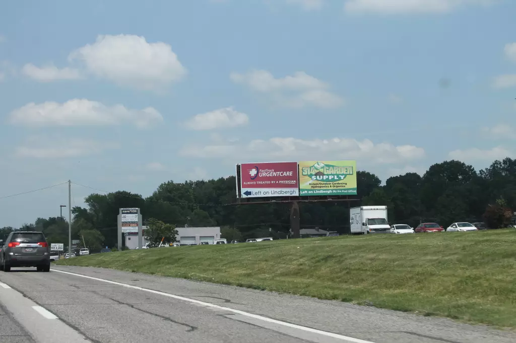 New Halls Ferry Rd. 0.8 mi N/O West Florissant ES, S/F