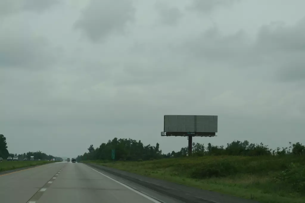 I-55 3.7 mi N/O Highway HH ES, S/F