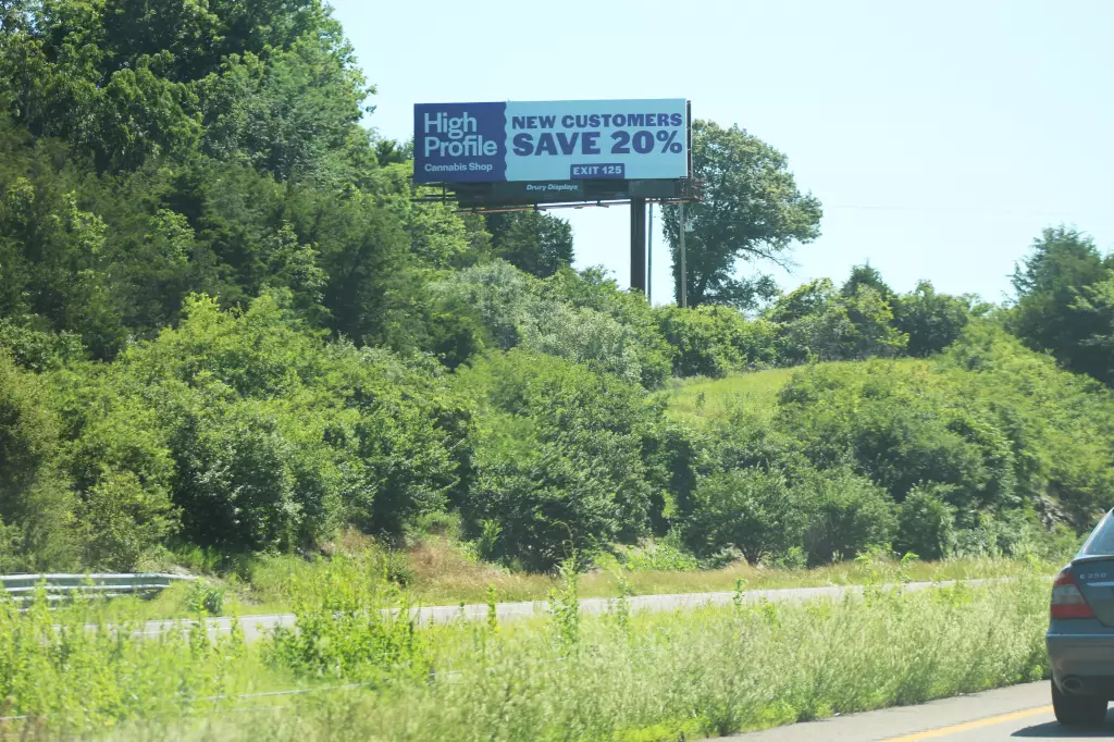 I-70 2250 ft W/O Hwy 40 Overpass NS, W/F