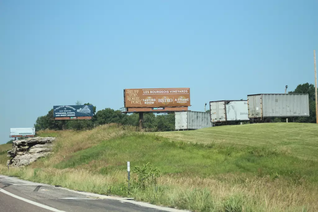 I-70 1000 ft W/O Hwy 40 Overpass NS, E/F