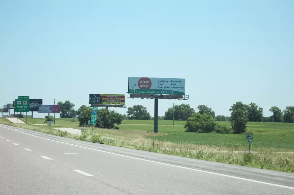 I-70 1 mi W/O Exit #144 SS, W/F