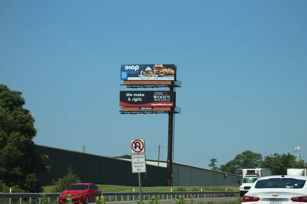 I-70 1 mi W/O Exit #131 (double stack) SS, E/F