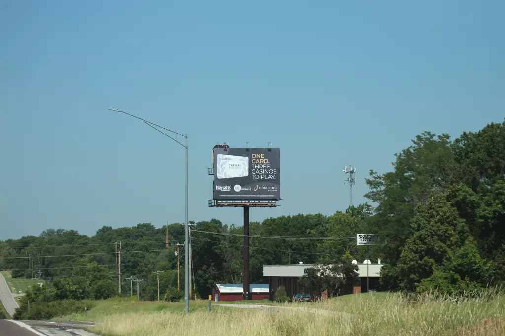 I-70 0.6 mi W/O Stadium Blvd NS, E/F