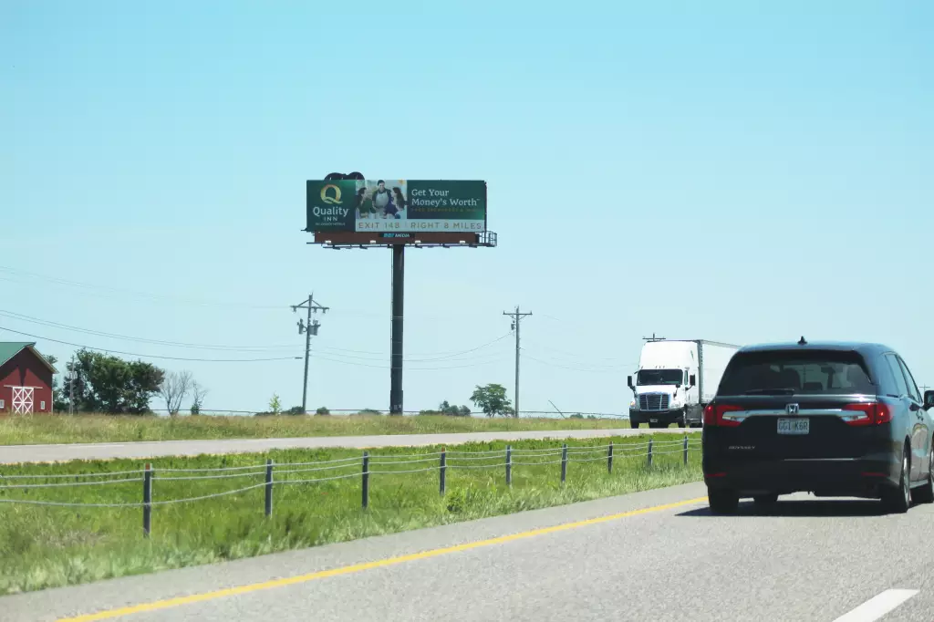 I-70 3.7 mi W/O Exit #144 NS, W/F