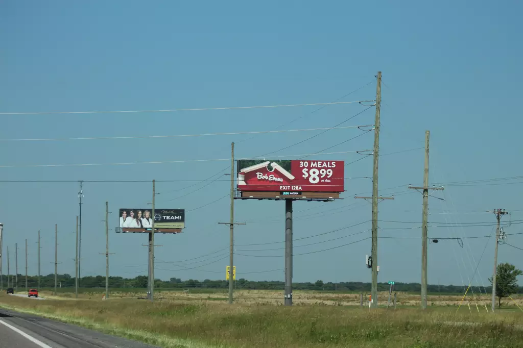 I-70 3.9 mi W/O Exit #144 NS, E/F