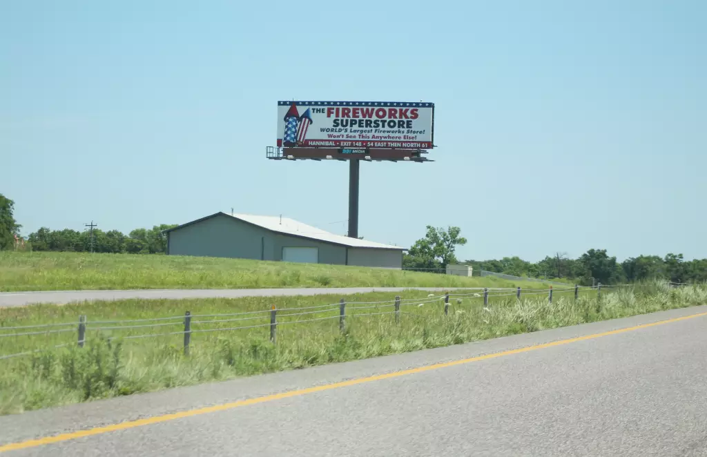 I-70 5.7 mi W/O Exit #144 NS, W/F
