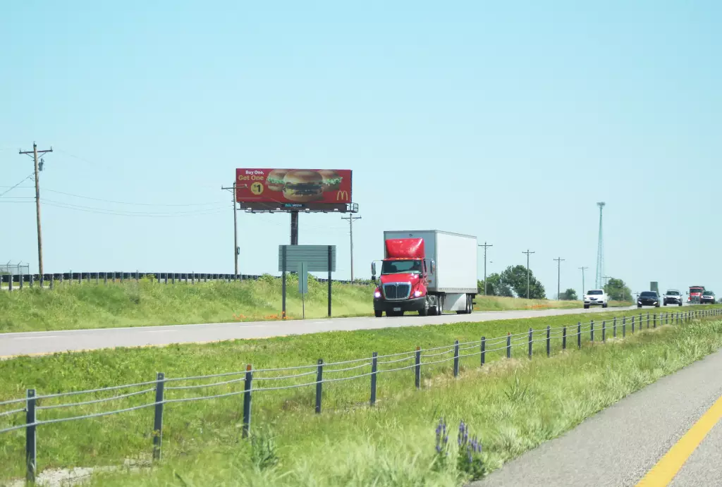 I-70 0.6 mi W/O Exit #144 NS, W/F