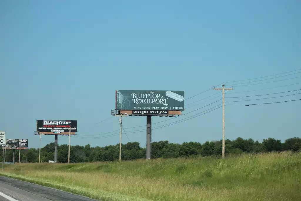 I-70 0.6 mi W/O Exit #144 NS, E/F