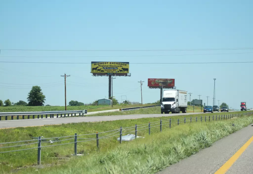 I-70 0.7 mi W/O Exit #144 NS, W/F