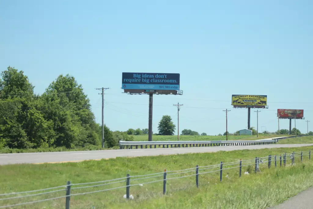 I-70 0.8 mi W/O Exit #144 NS, W/F