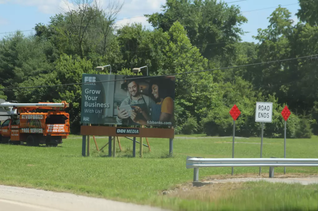 WS of Rte. 143 0.84 mi S/O SIU Access Rd./N. University Dr., N/F