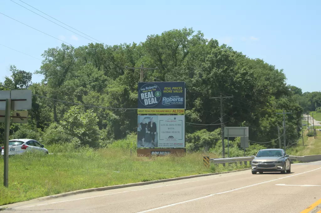 WS of IL Rte. 143 (Edwardsville Rd.) at intersection IL Rte.159, S/F