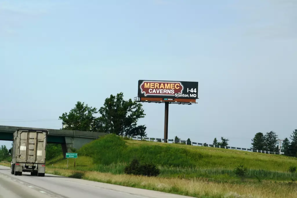 I-55 300 ft S/O Braceville Road Overpass WS, N/F