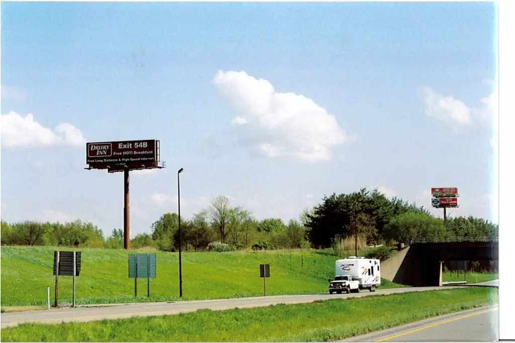 I-57 0.3 mi S/O Hwy 149 Overpass ES, N/F