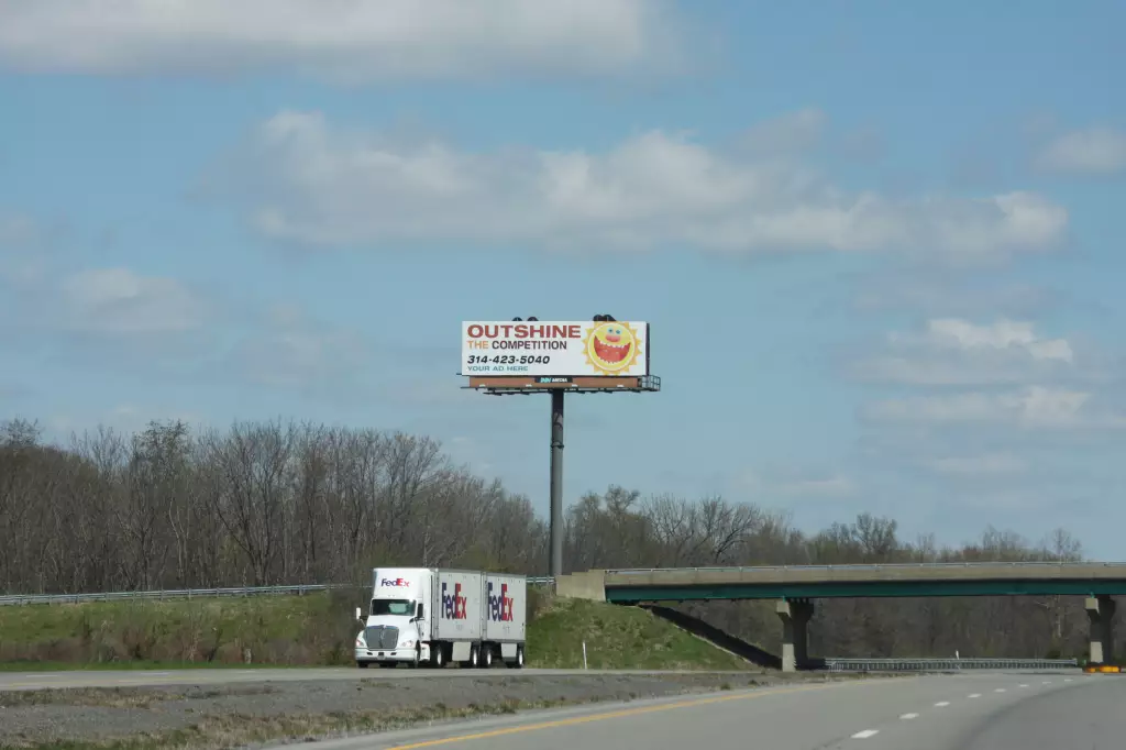 I-57 5.5 mi S/O I-64 WS, S/F