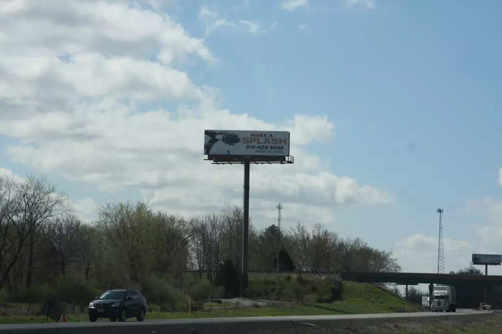 I-57 5.5 mi S/O I-64 ES, N/F