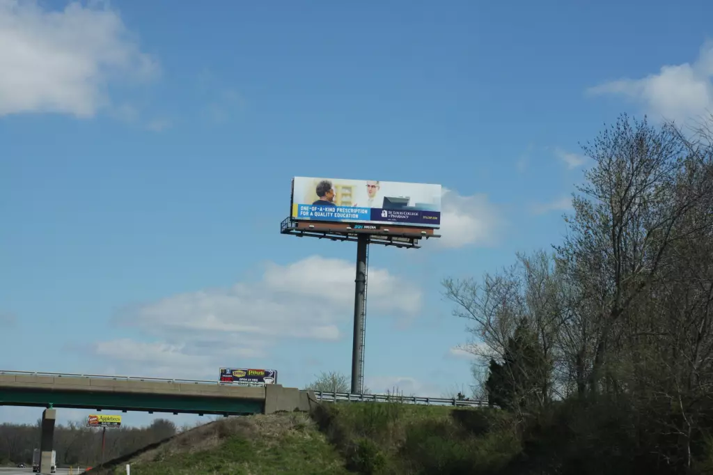 I-57 5.5 mi S/O I-64 ES, S/F