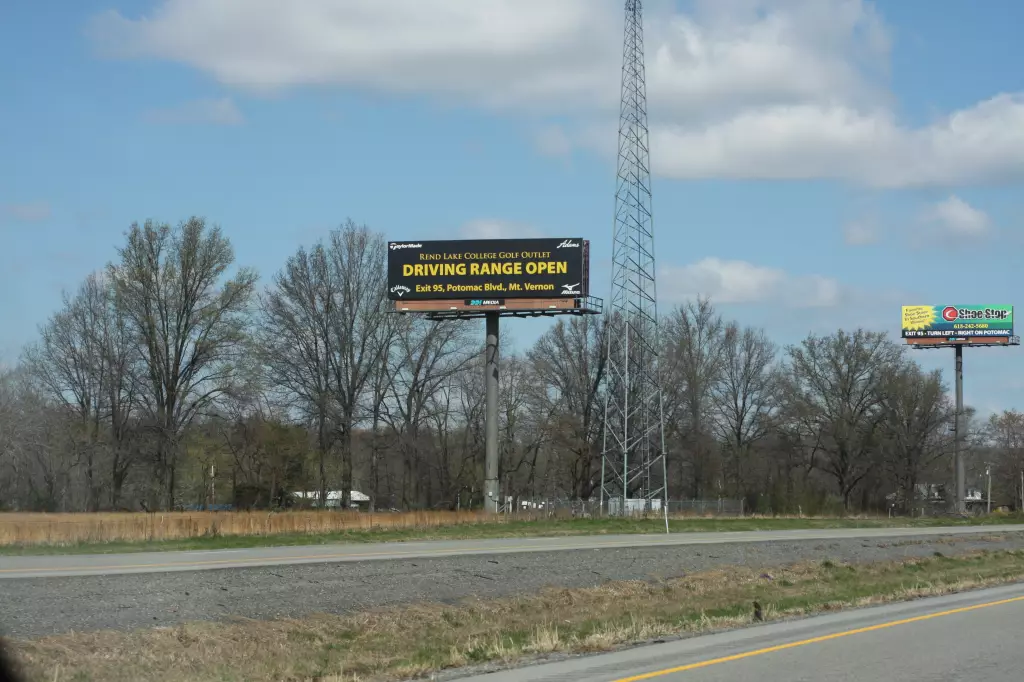 I-57 5.7 mi S/O I-64 WS, S/F