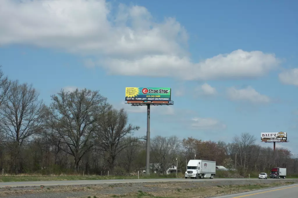 I-57 5.6 mi S/O I-64 WS, S/F