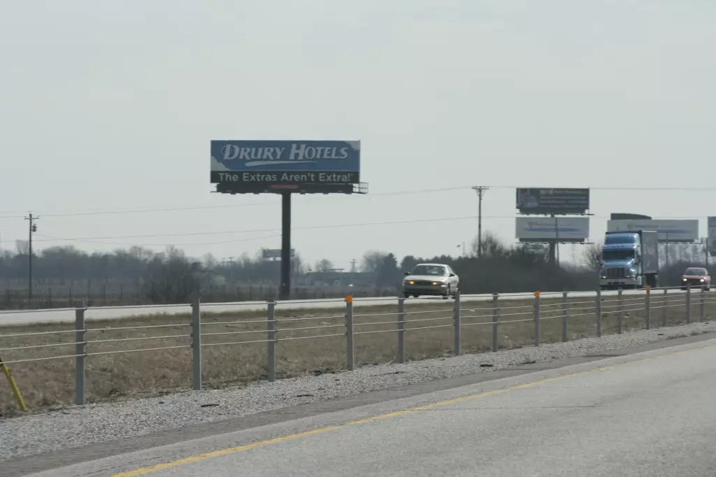 I-65 1.1 mi N/O Exit 205 ES, N/F