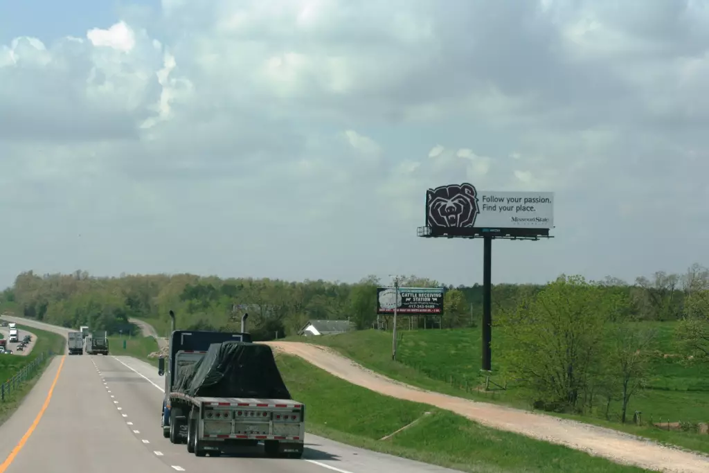 I-44 2.6 mi W/O Exit 118, Phillipsburg Exit NS, E/F