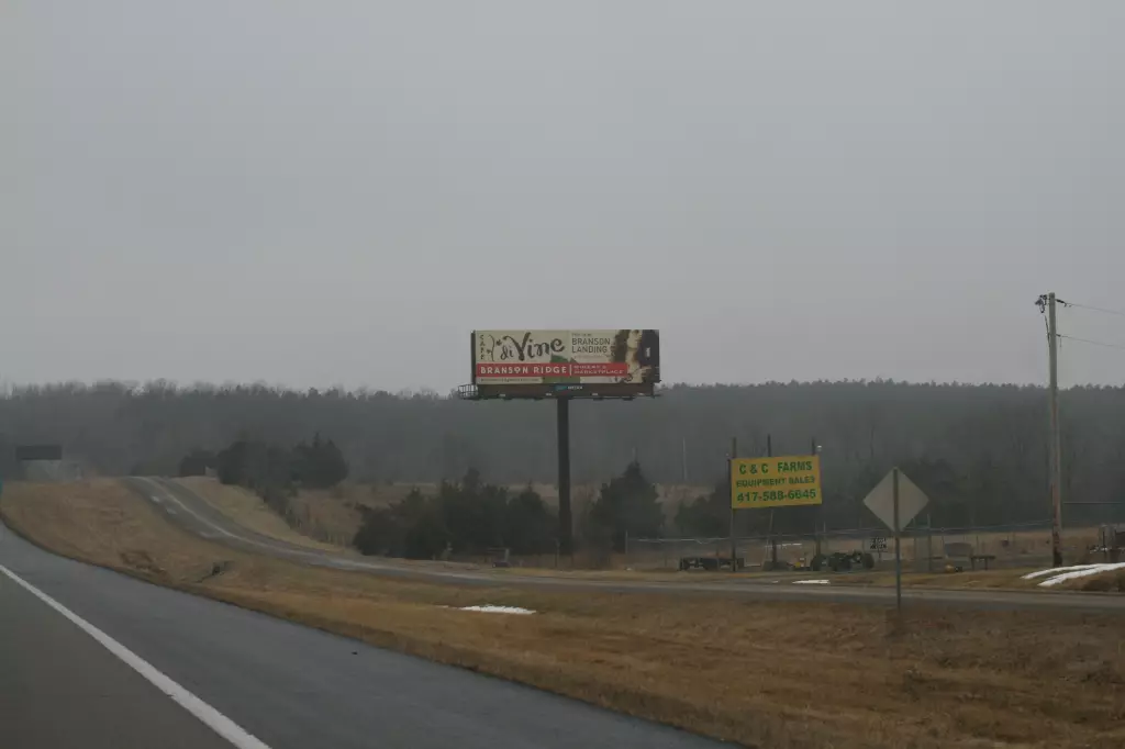 I-44 2.9 mi W/O Exit 118, Phillipsburg Exit NS, E/F