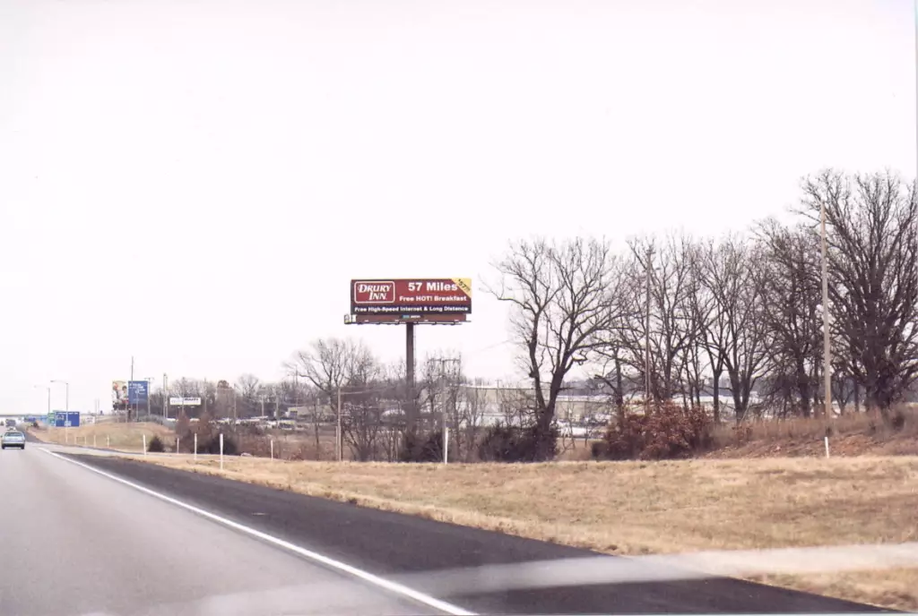 I-44 660 ft E/O Exit #129 SS, W/F