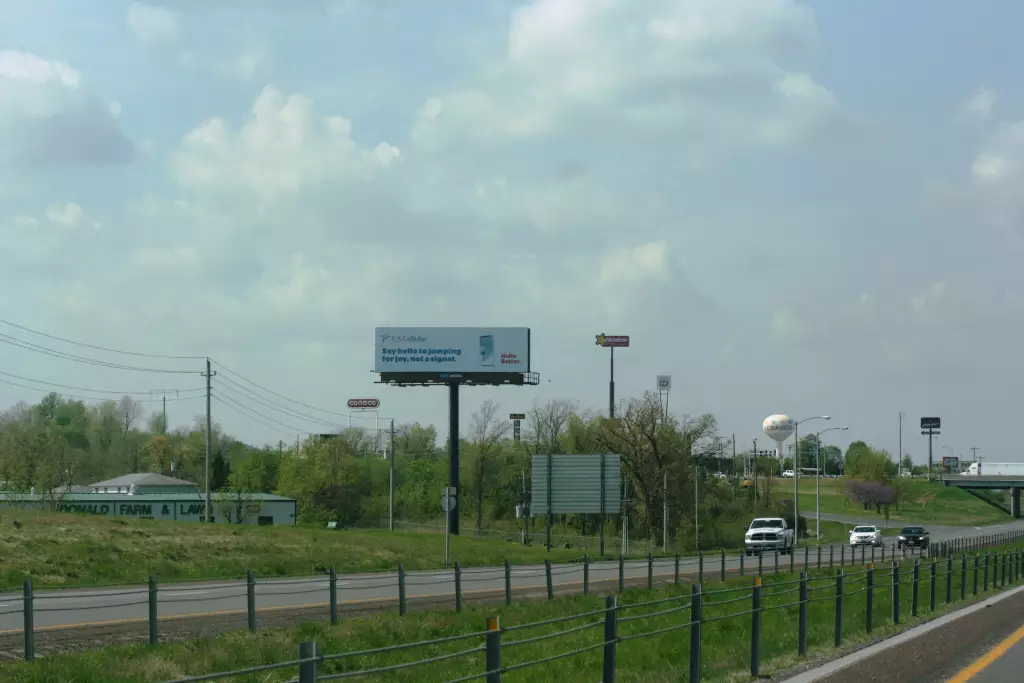 I-44 660 ft E/O Exit #129 SS, E/F