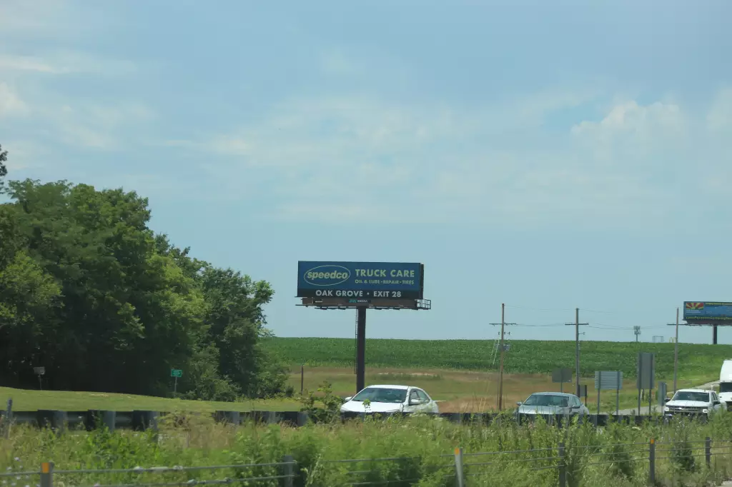 I-70 0.9 mi E/O Exit #28 SS, E/F