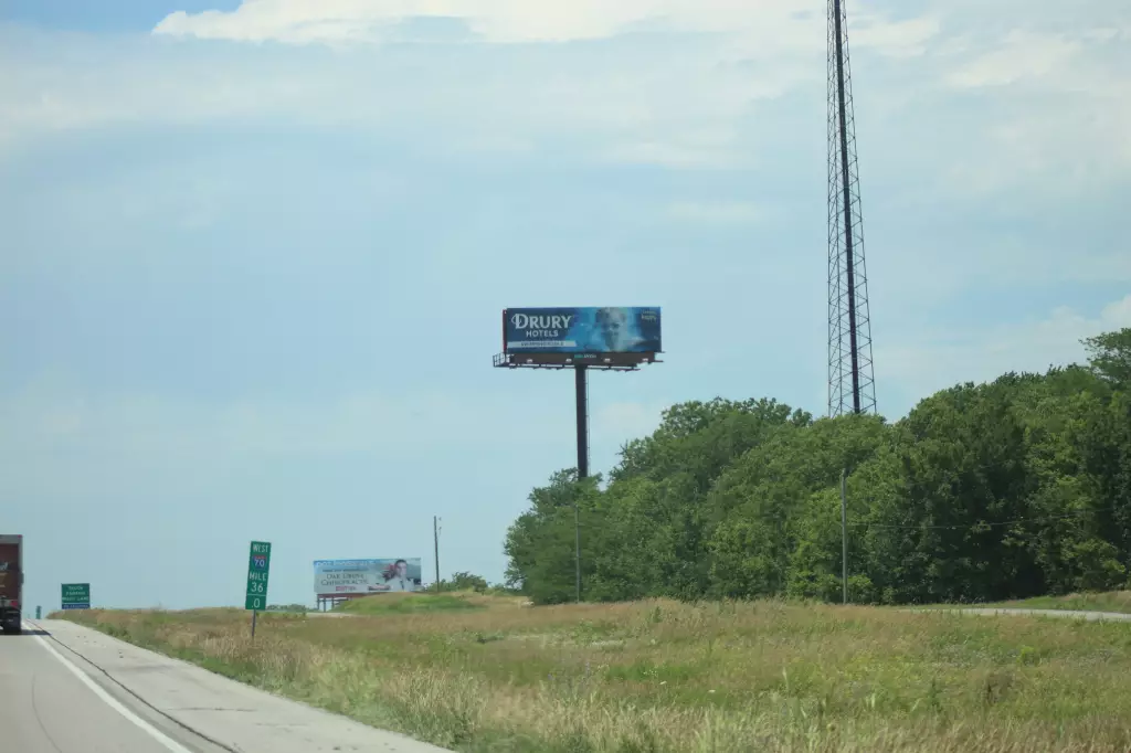 I-70 0.5 mi W/O Exit #37 NS, E/F