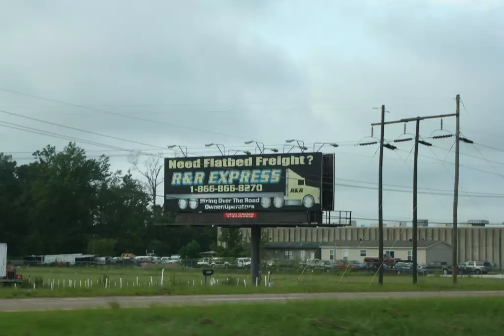 I-55 3.5 mi N/O Exit #81 ES, N/F