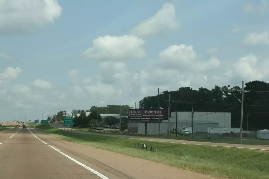 I-55 3.5 mi N/O Exit #81 ES, S/F