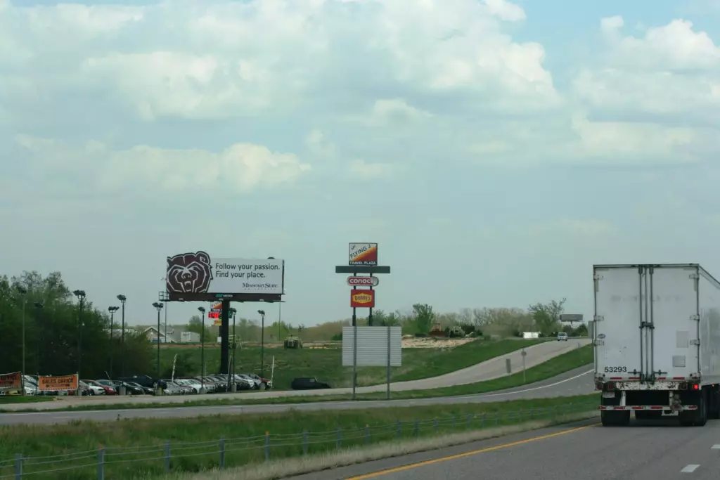 I-44 W/O Exit #226 NS, W/F