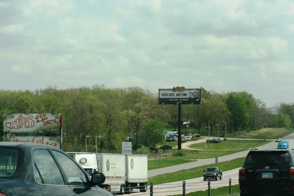 I-44 5 mi E/O Rolla @ MM #192 NS, W/F