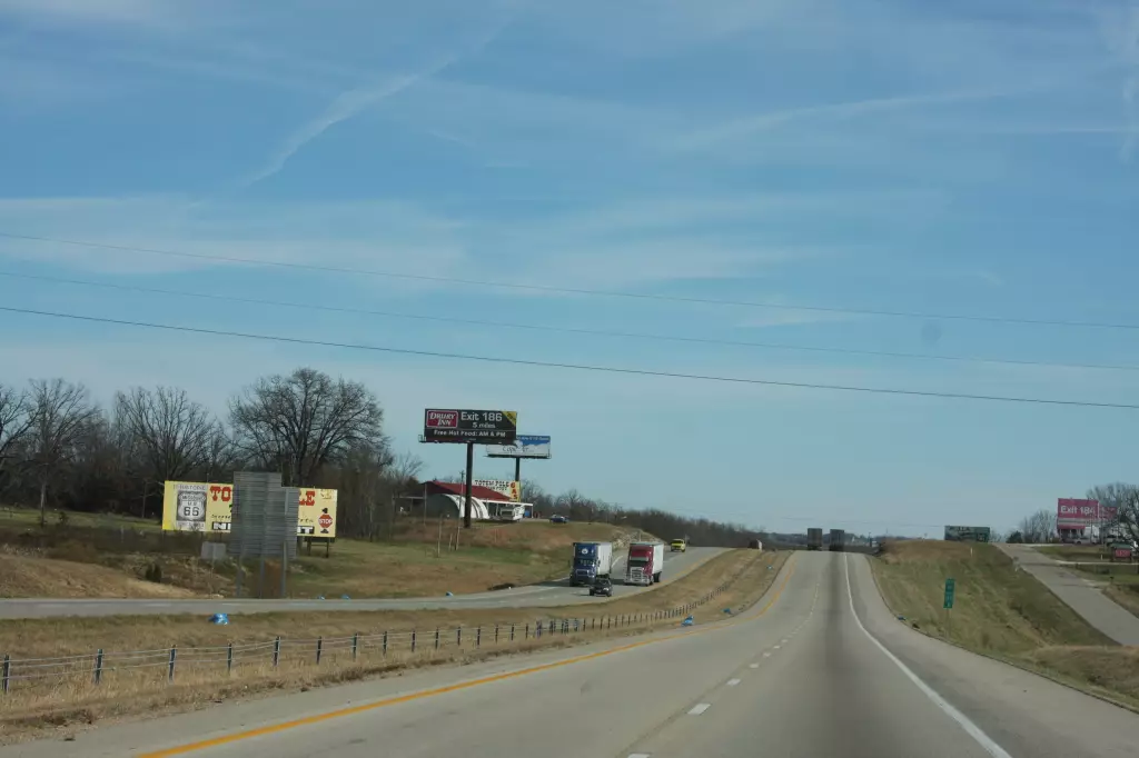 I-44 3.5 mi W/O Rolla @ MM #181 NS, W/F