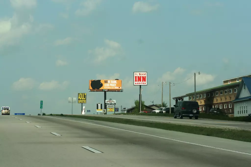 I-44 0.3 mi W/O MM #154 NS, E/F