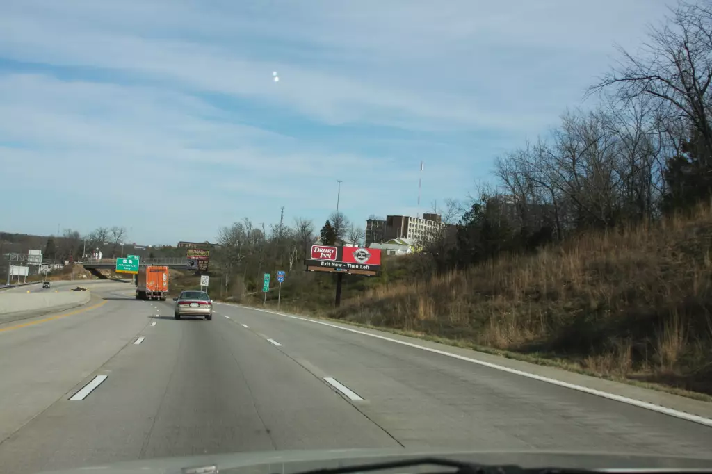 I-44 1000 ft E/O Exit #185 SS, W/F