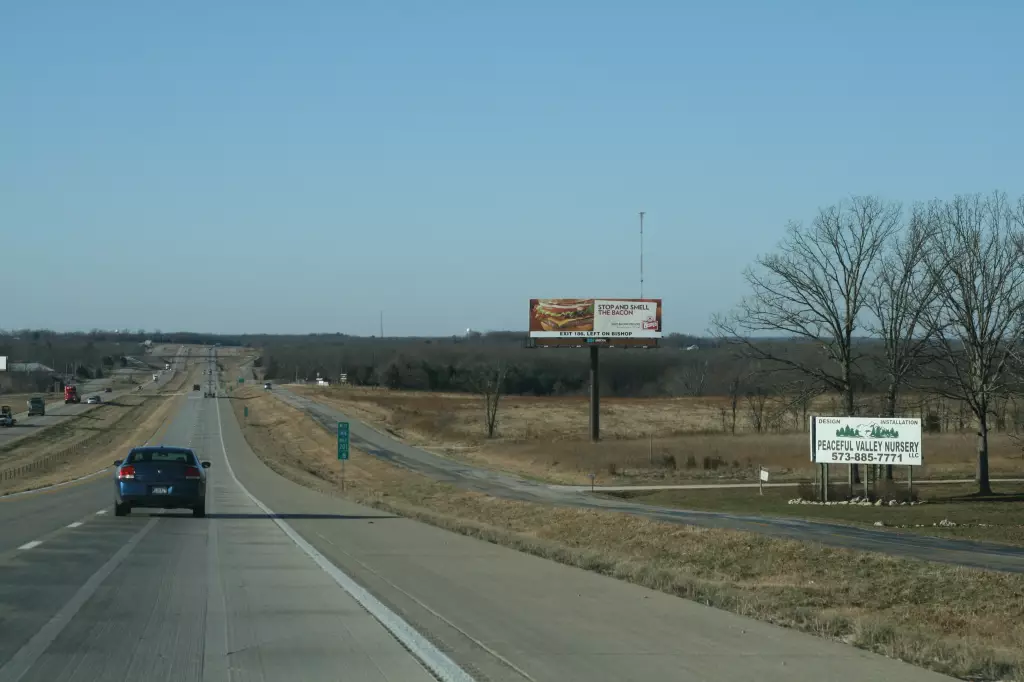 I-44 1.7 mi W/O Exit 203,  Rte F/ZZ NS, E/F