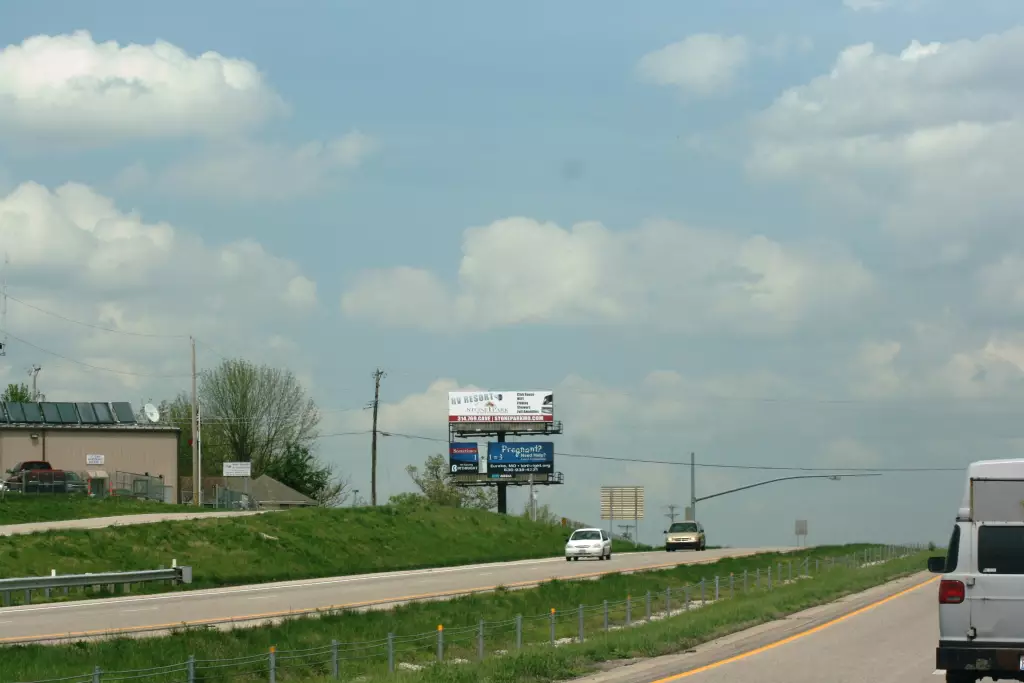 I-44 0.8 mi W/O Hwy 47, Exit #240 NS, W/F