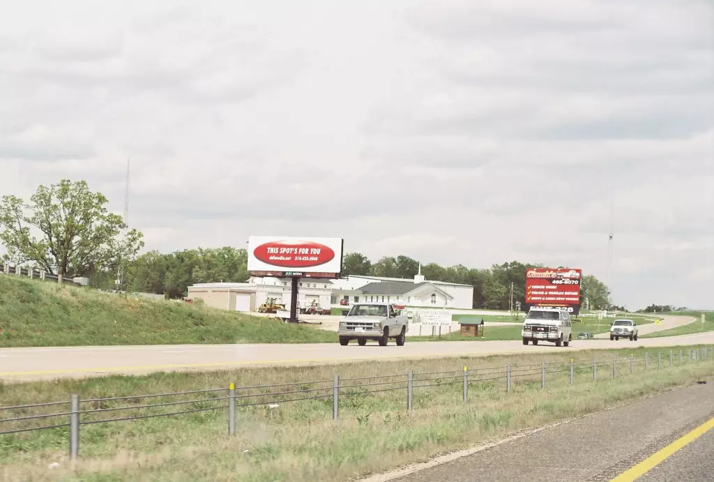 I-44 2.6 mi W/O Hwy 185, Exit #225 NS, W/F