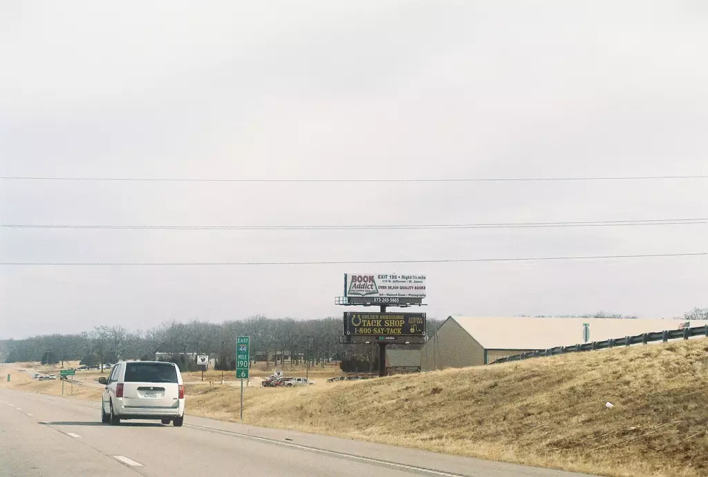 I-44 0.75 mi E/O Hwy V - High Point Ind. Pk. SS, W/F