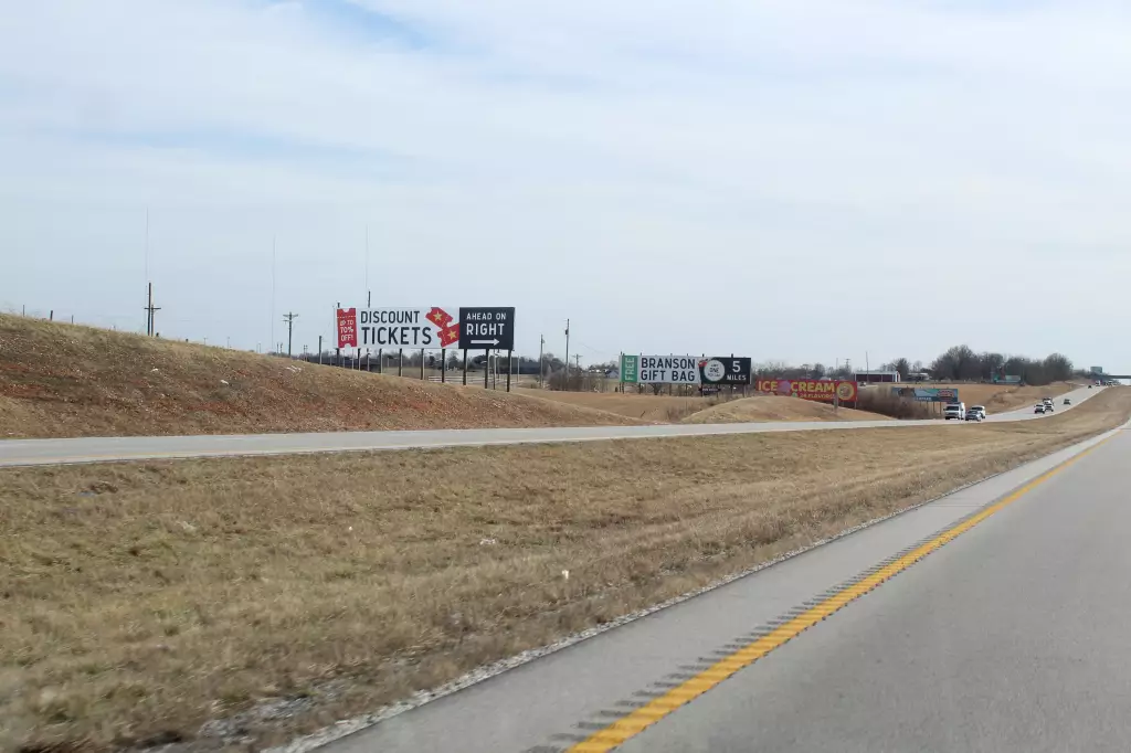 5435 Selmore Rd E/S, 0.89 mi N/O EE, N/F