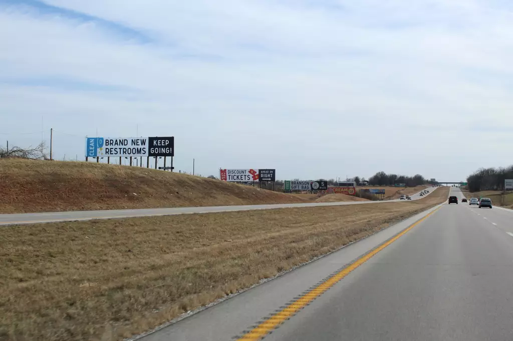 5435 Selmore Rd E/S, 0.95 mi N/O EE, N/F